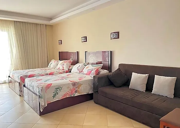 Cecelia Resort *